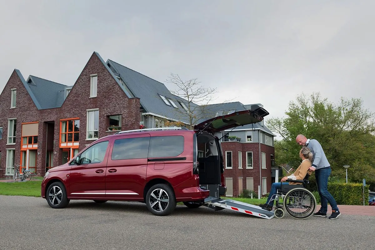 wheelchair accessible taxi in Reading